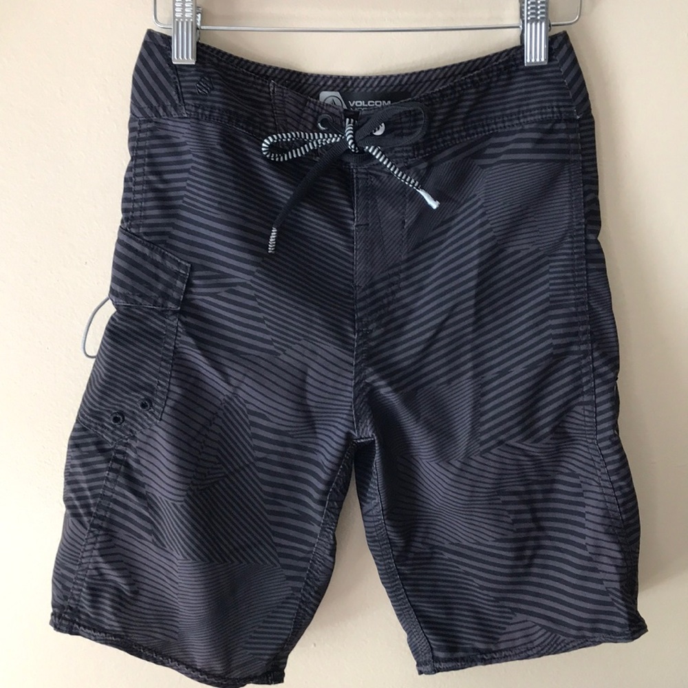 Men’s sz 26 Volcom swim board shorts